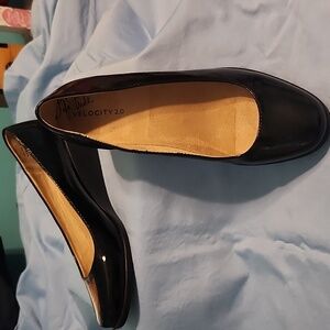 NWOT Life Stride Velocity Women's Shiny Black Wedges